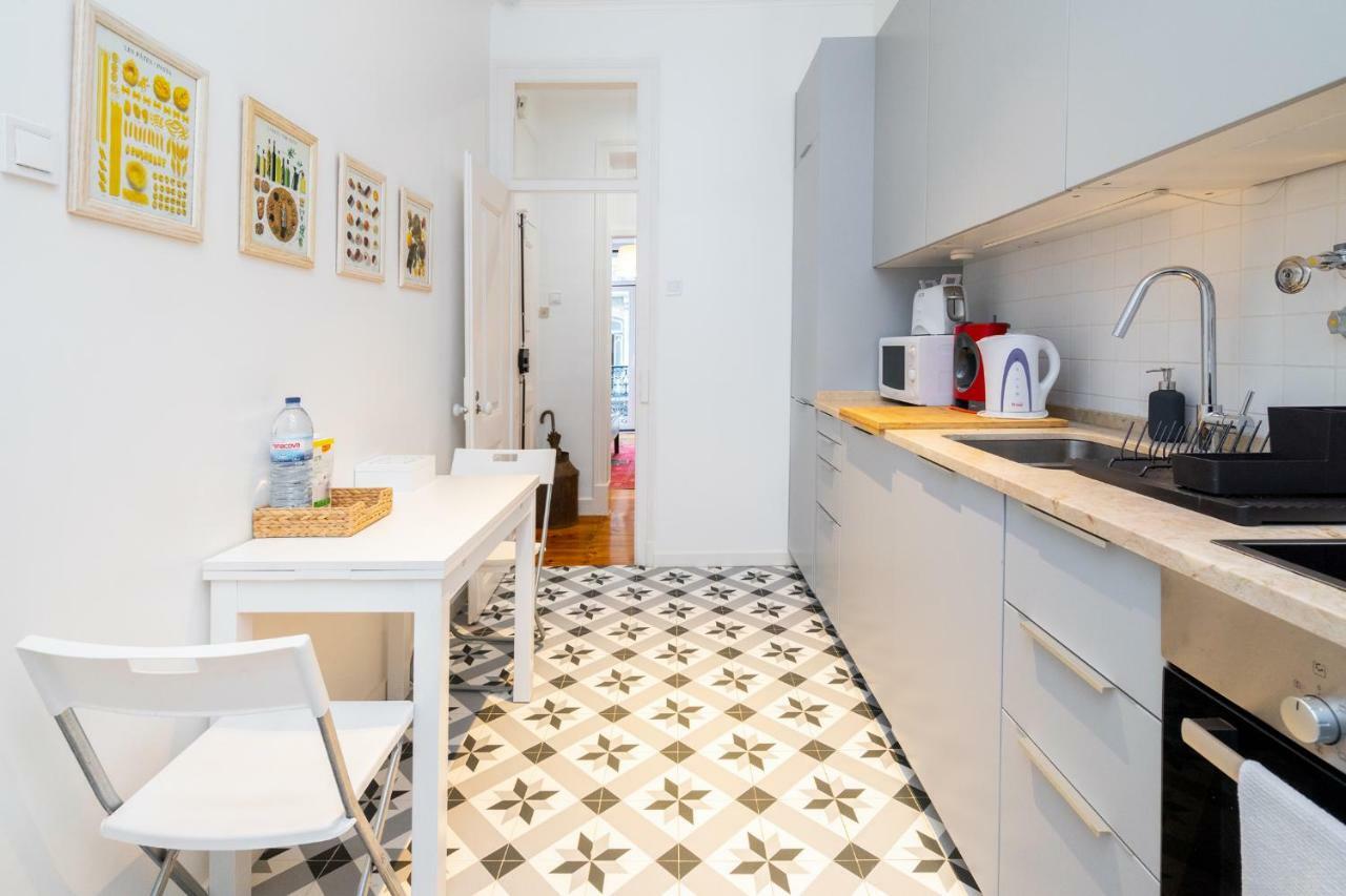 4 Bedroom Apartment On The City Center Lisbon Exterior photo