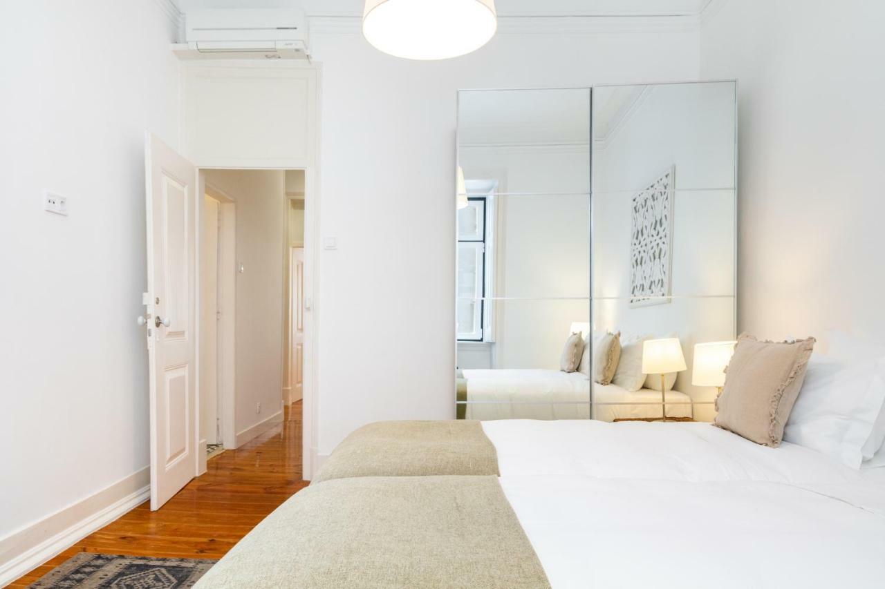 4 Bedroom Apartment On The City Center Lisbon Exterior photo